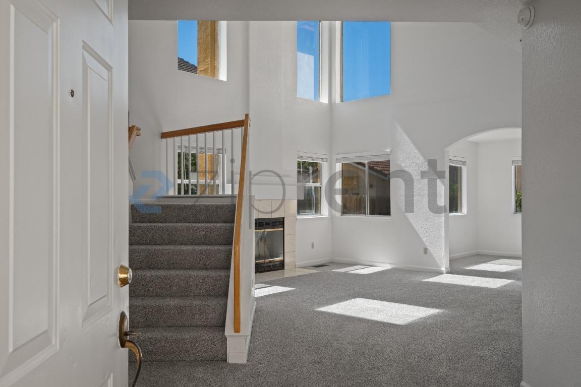 511 Floyd Ct - Photo 4 of 40