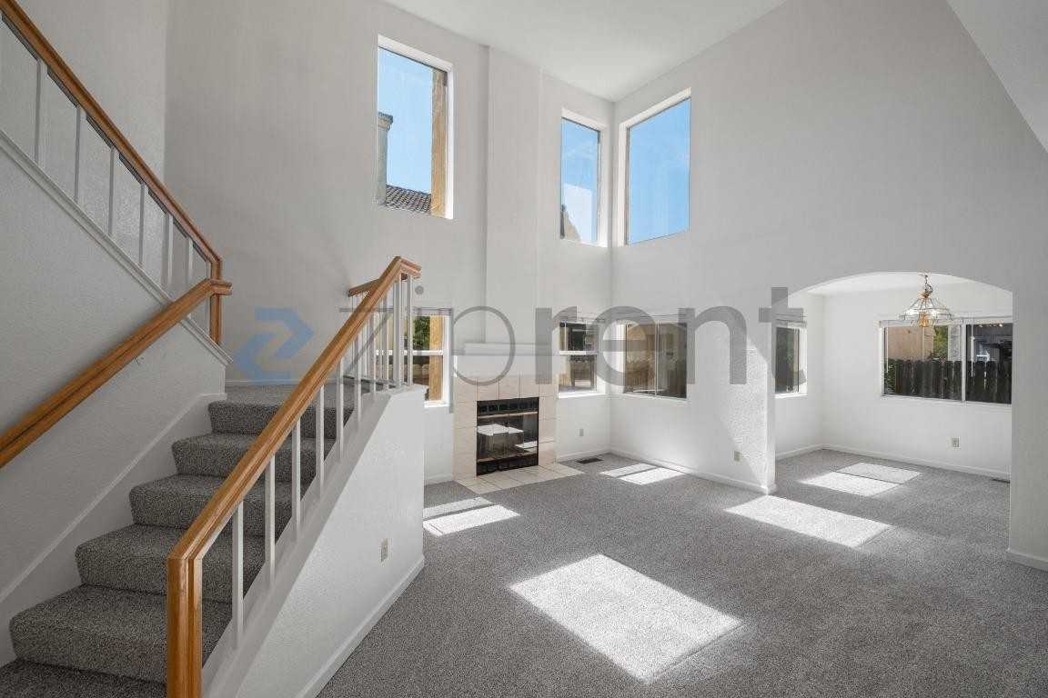 511 Floyd Ct - Photo 5 of 40