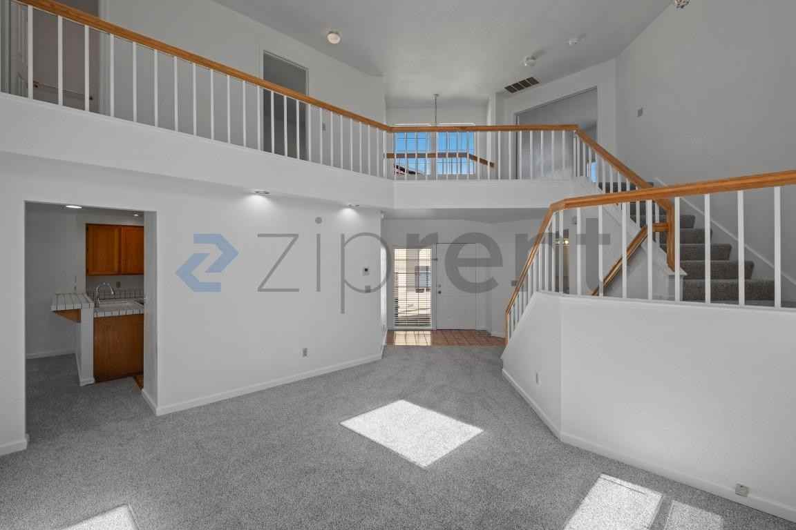 511 Floyd Ct - Photo 7 of 40