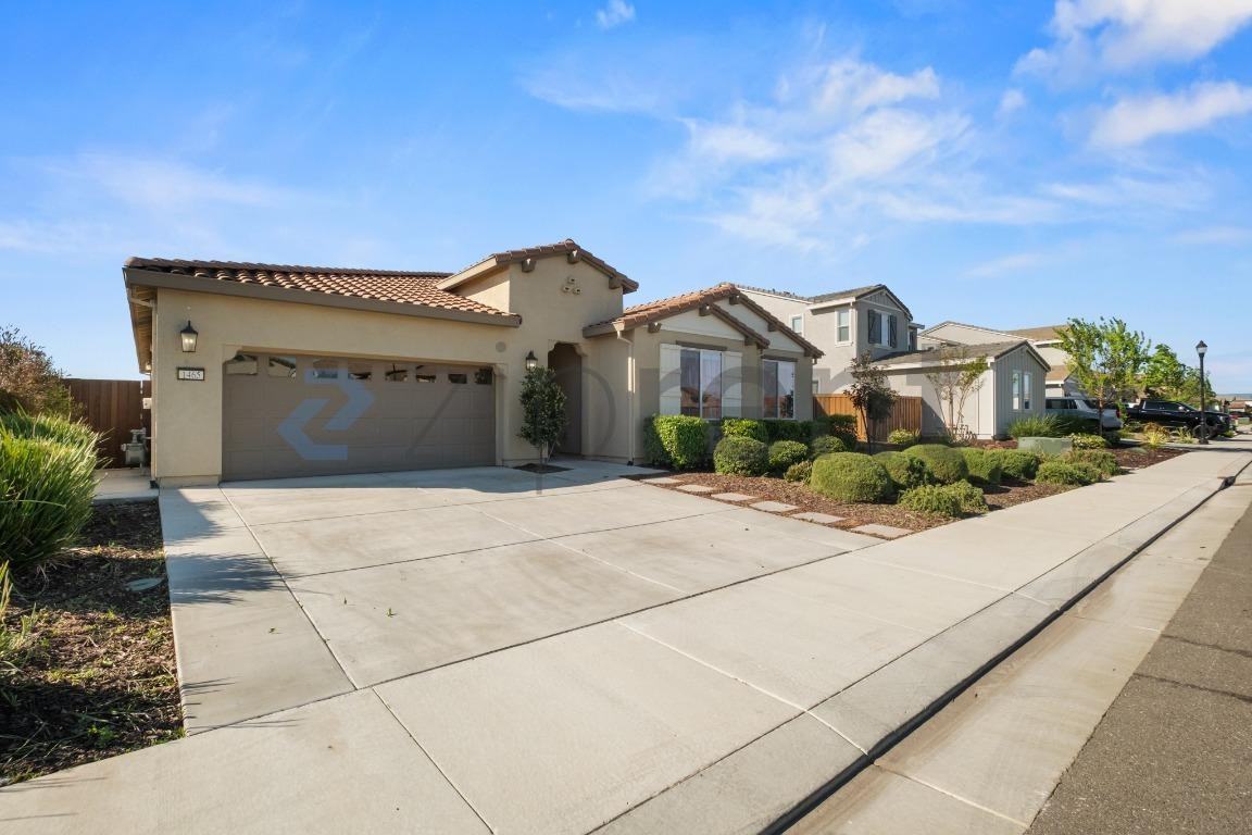 1465 Blossom Way - Photo 4 of 40