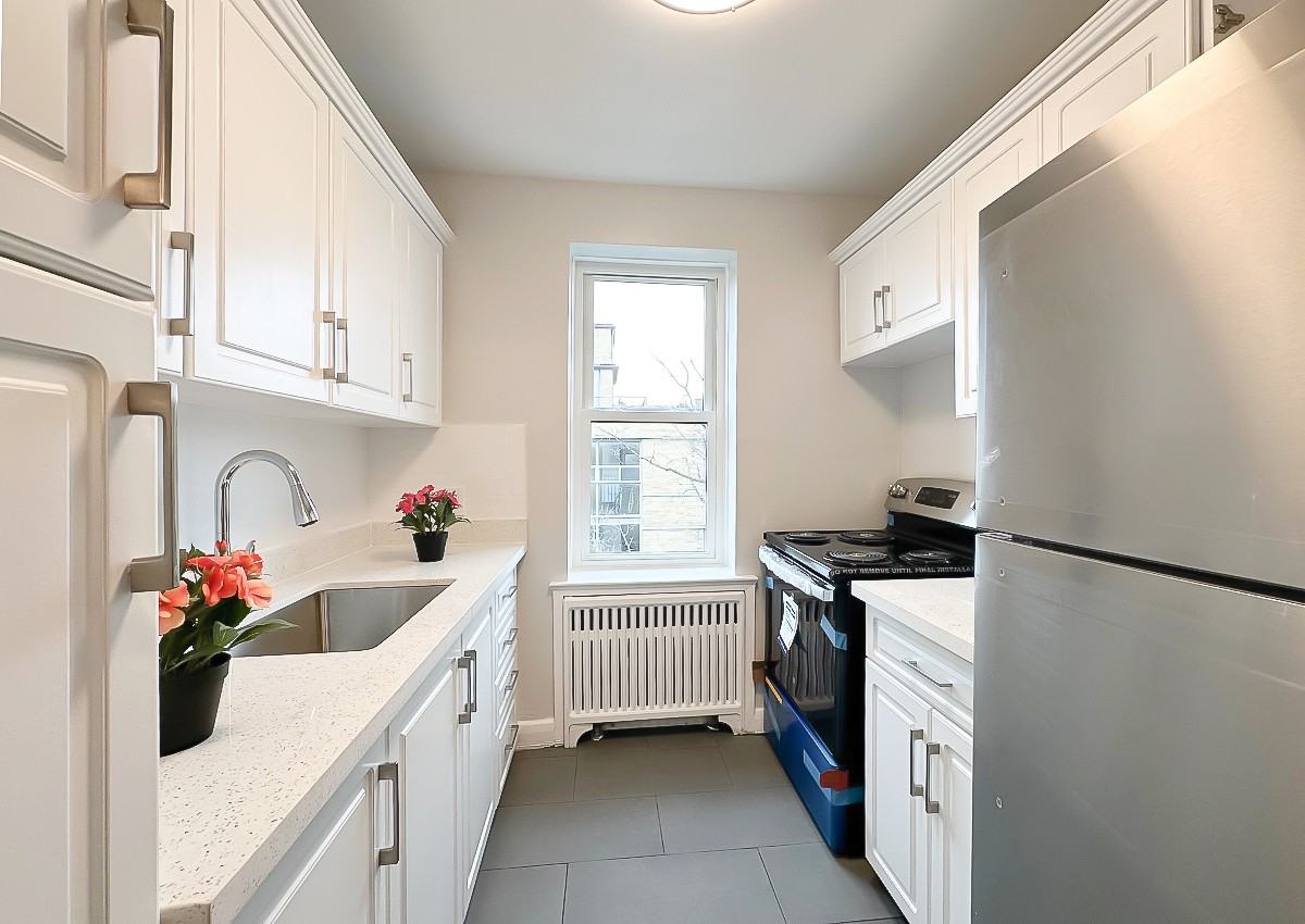 Riverview Plaza - Photo 2 of 17