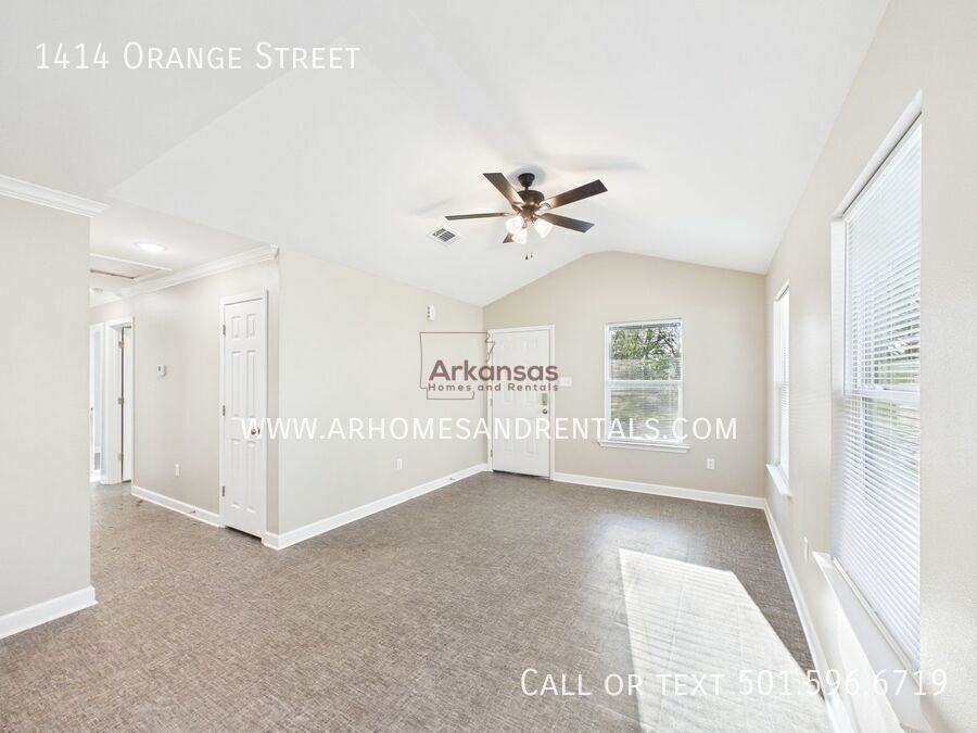 1414 Orange St - Photo 2 of 12