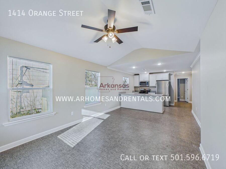 1414 Orange St - Photo 3 of 12