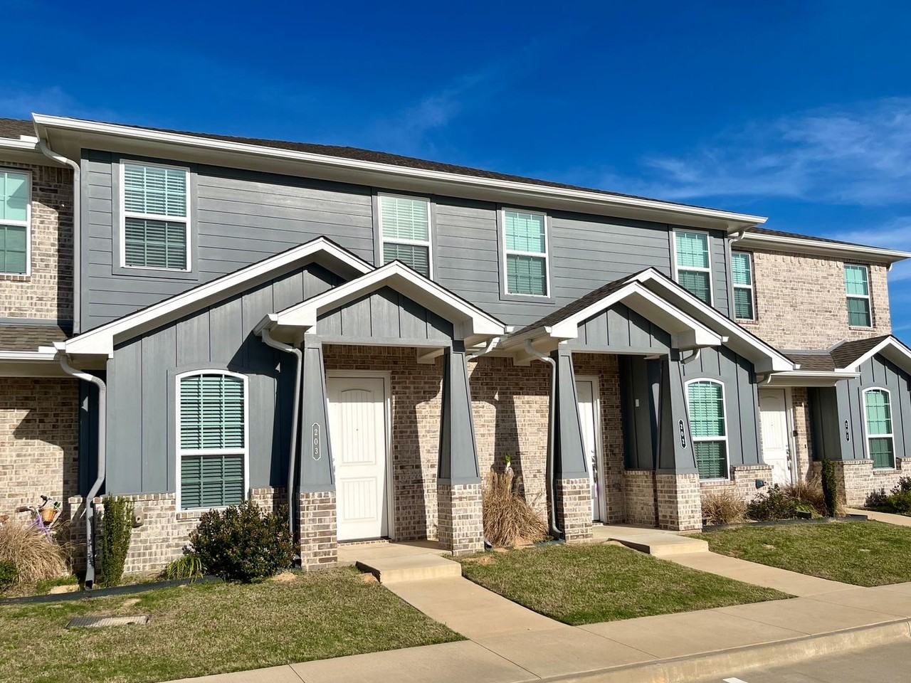 Aria Village - Photo 4 of 50