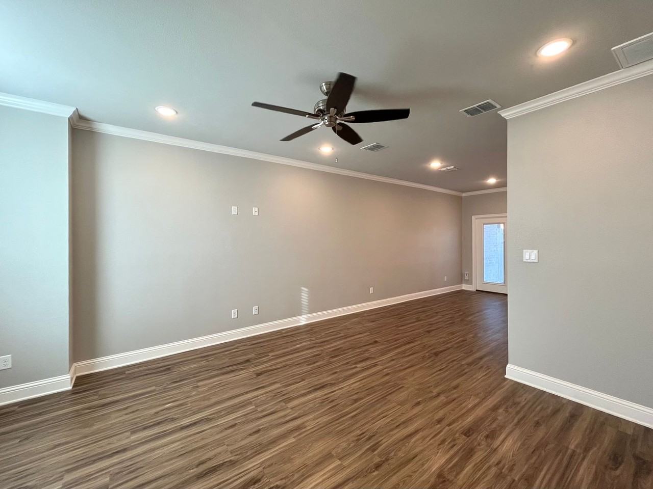 Aria Village - Photo 5 of 50