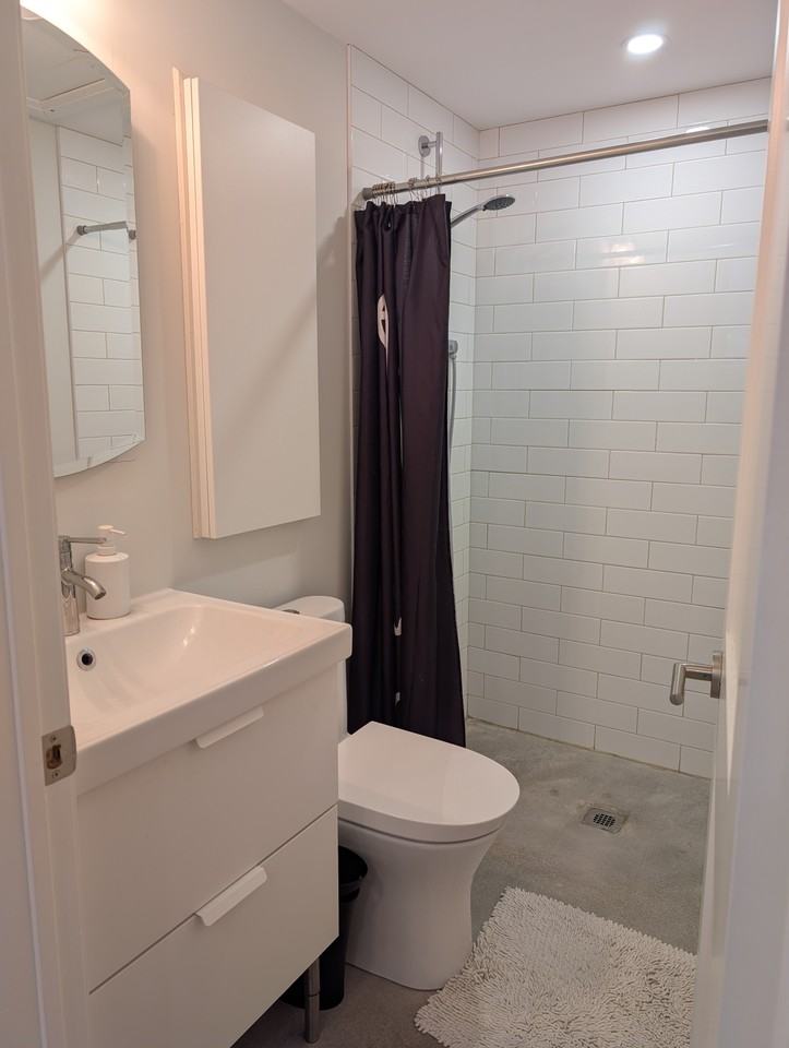 Gerrard St E & Greenwood Ave - Photo 4 of 10