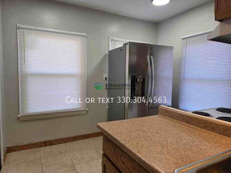 1014 Berwin St - Photo 3 of 27