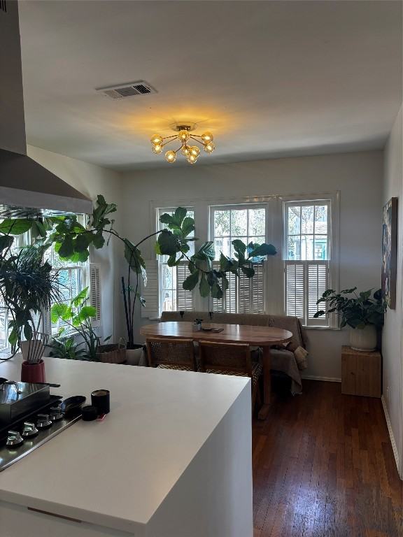 917 E 39th St #917 - Photo 2 of 27