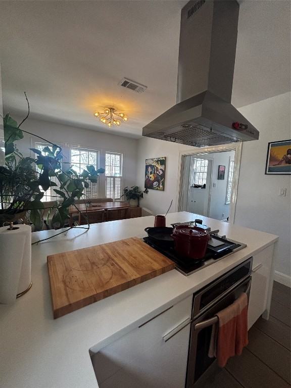 917 E 39th St #917 - Photo 3 of 27