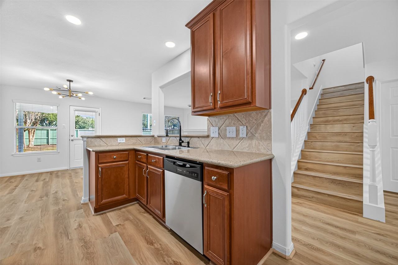 17422 Bending Post Dr #17422 - Photo 4 of 48