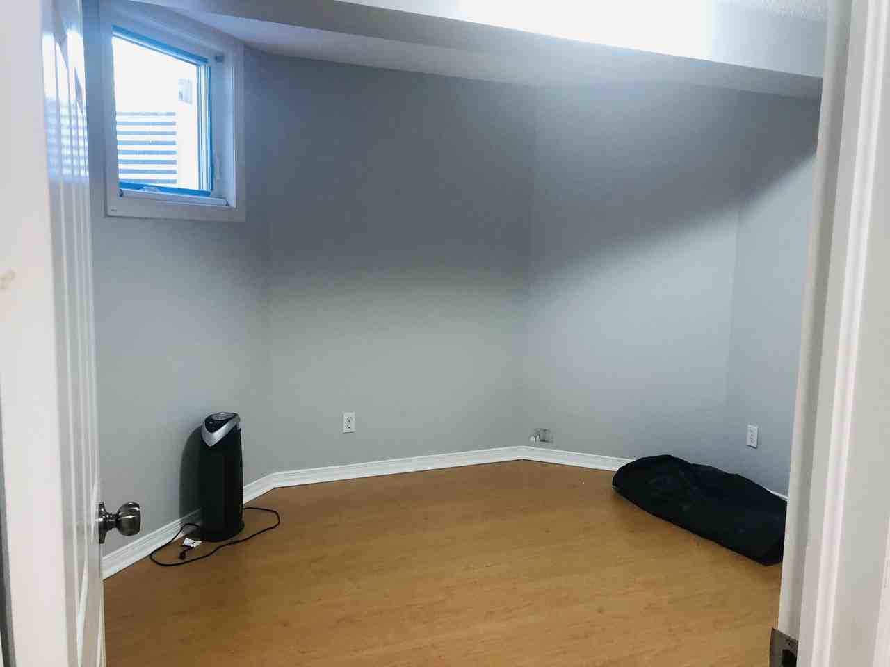 456 Weston Cres - Photo 6 of 8