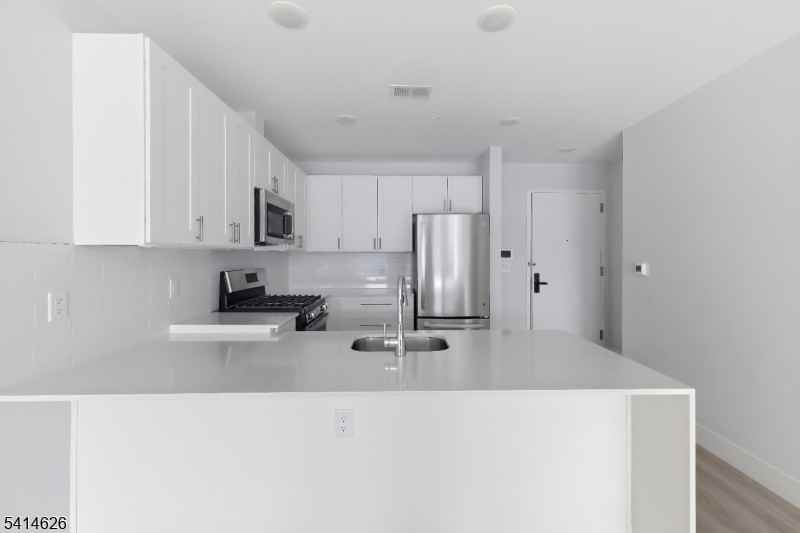 529-531 Mulberry Street #1 - Photo 3 of 16