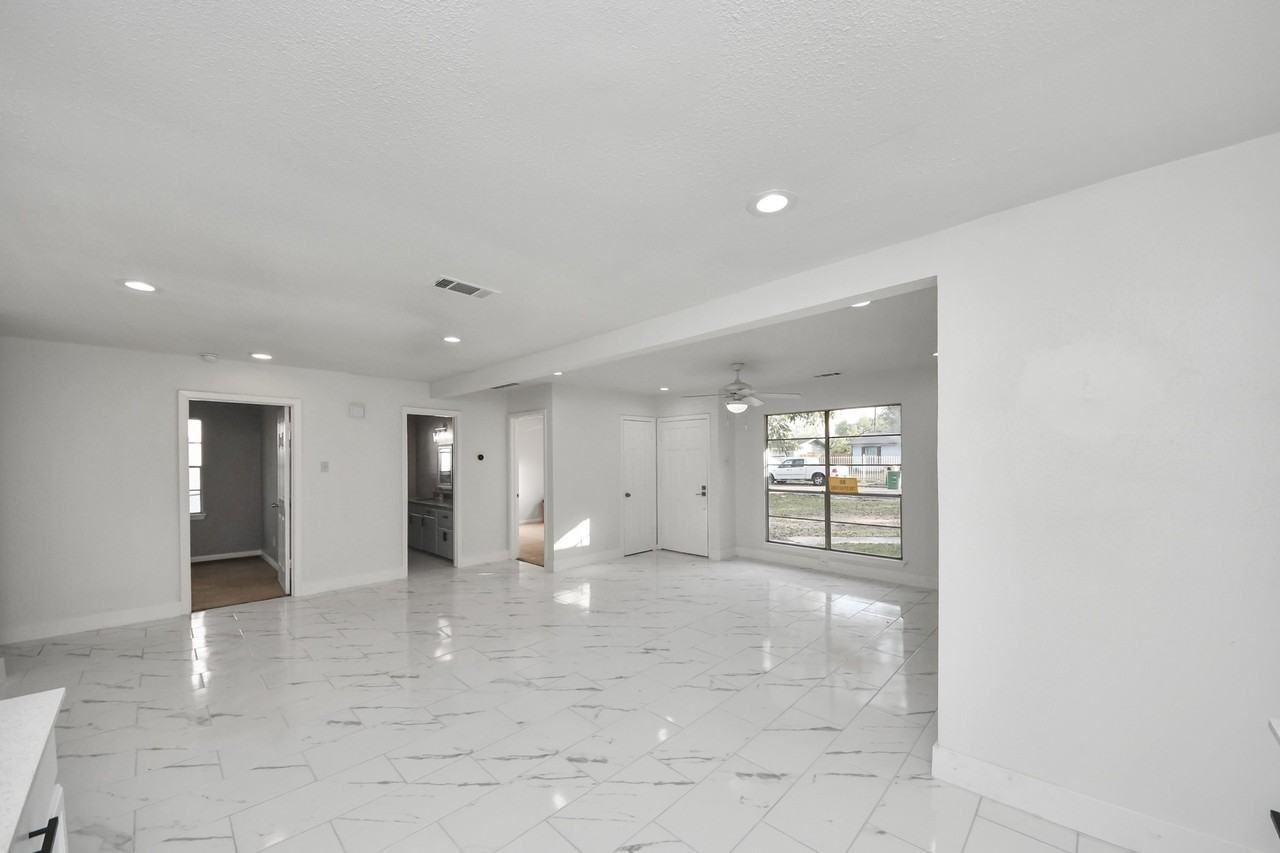 2926 Knotty Oaks Trl #2926 - Photo 3 of 38