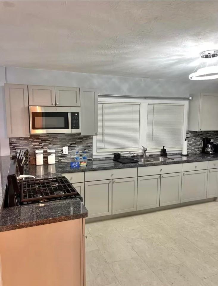 1908 N 16th St #1908 - Photo 2 of 18