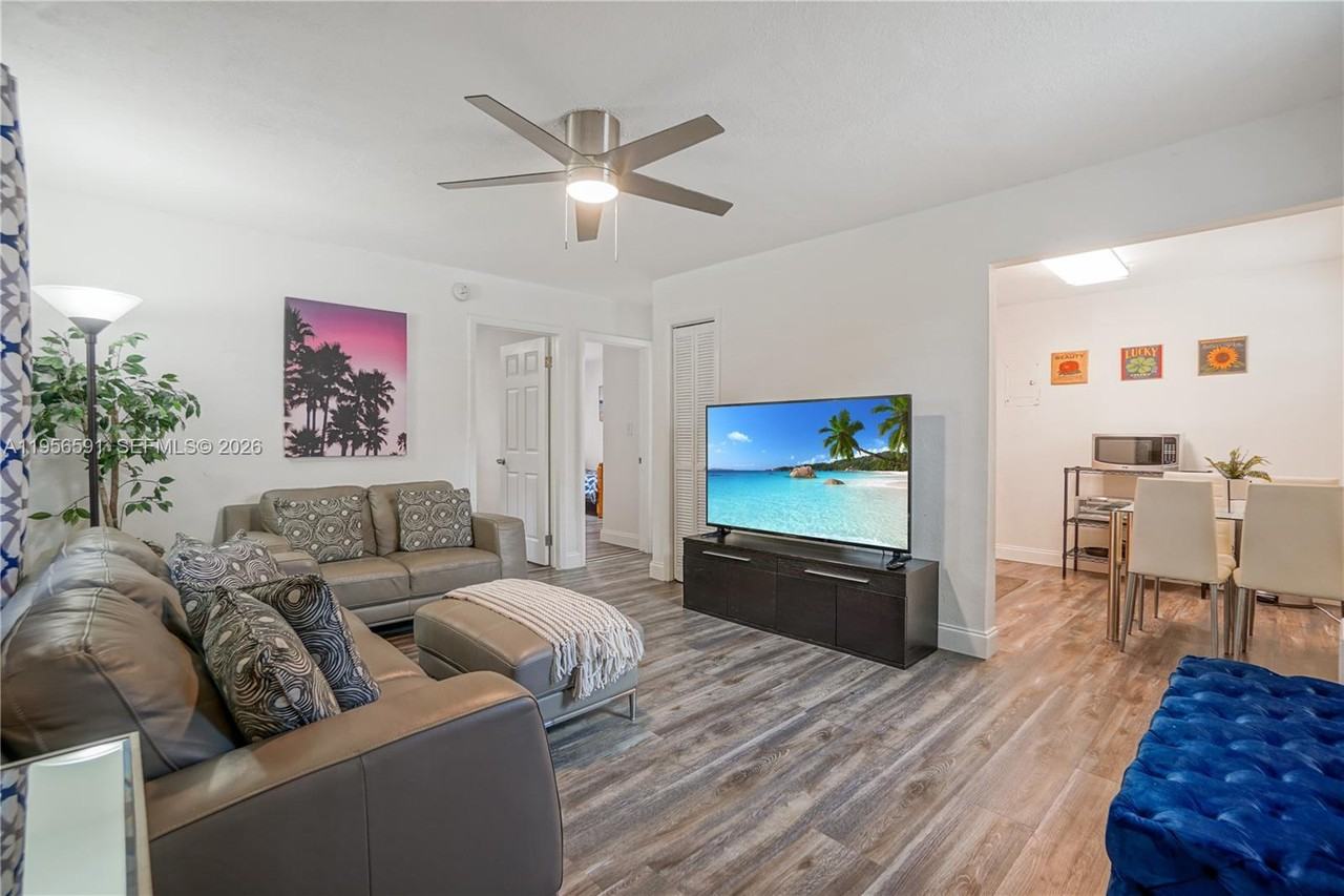 168 Nw 32nd St #168-3 - Photo 6 of 7