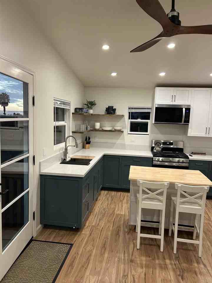 337 S Barnwell St #337 - Photo 3 of 15