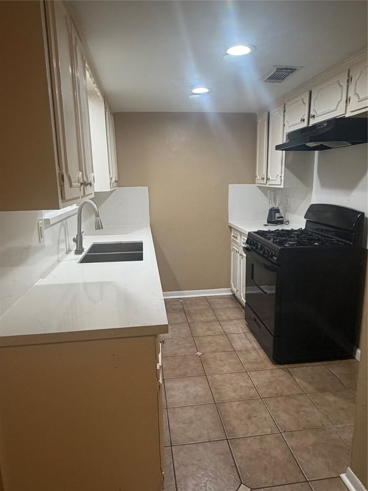 6439 Deirdre Anne Dr #6439 - Photo 6 of 20