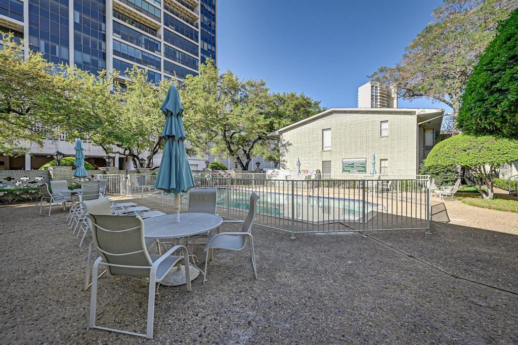 6349 Diamond Head Cir #6349C - Photo 3 of 25