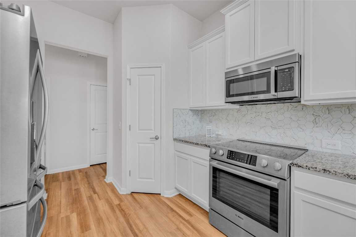 9941 Comely Bnd #9941 - Photo 2 of 31