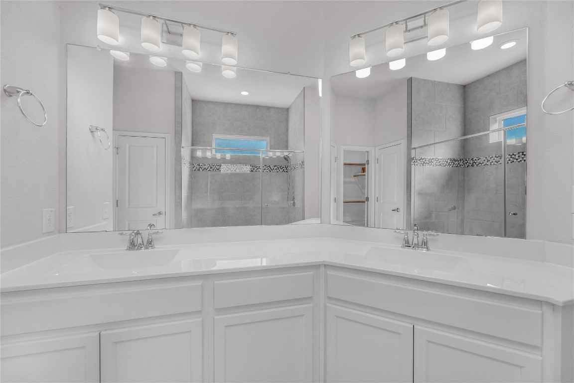 9941 Comely Bnd #9941 - Photo 3 of 31