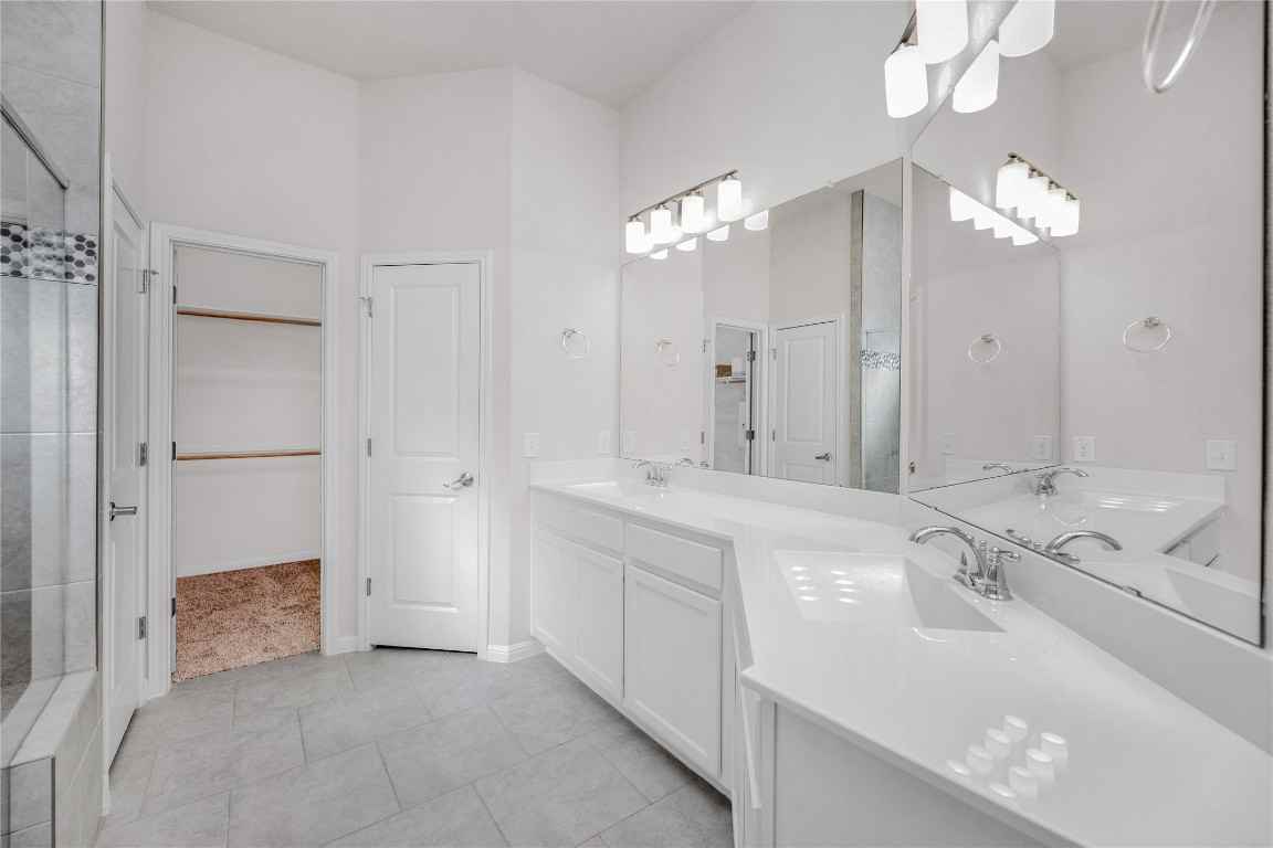 9941 Comely Bnd #9941 - Photo 4 of 31