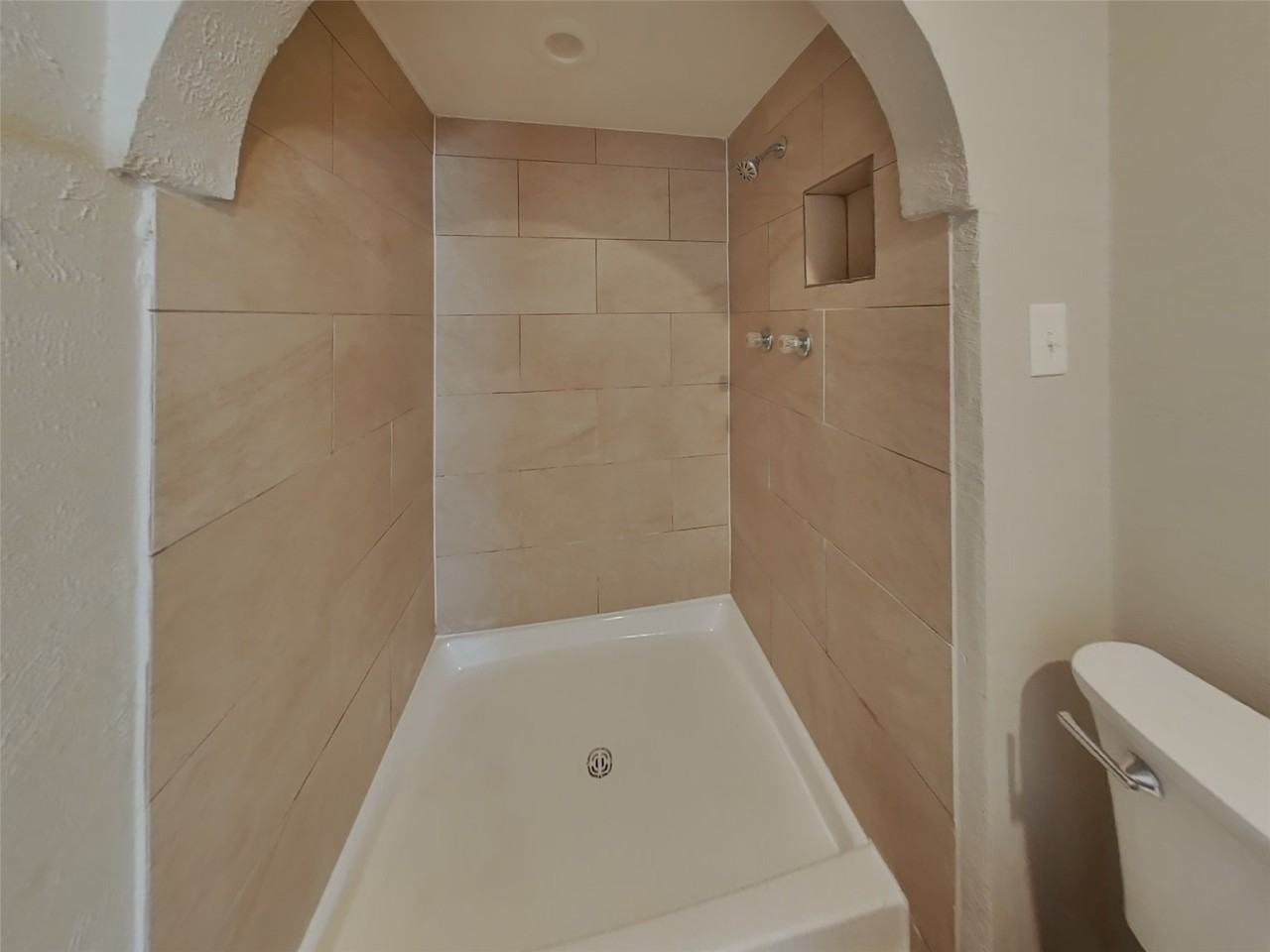 6127 Larchbrook Dr #6127 - Photo 5 of 18