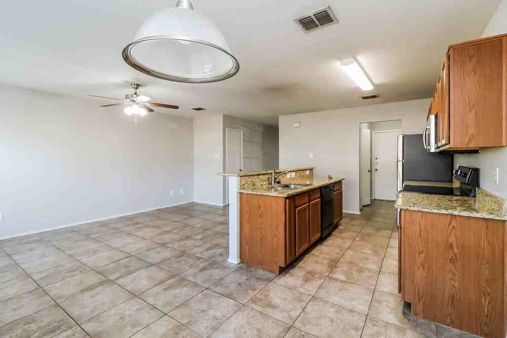 10628 Wild Oak Dr - Photo 7 of 17