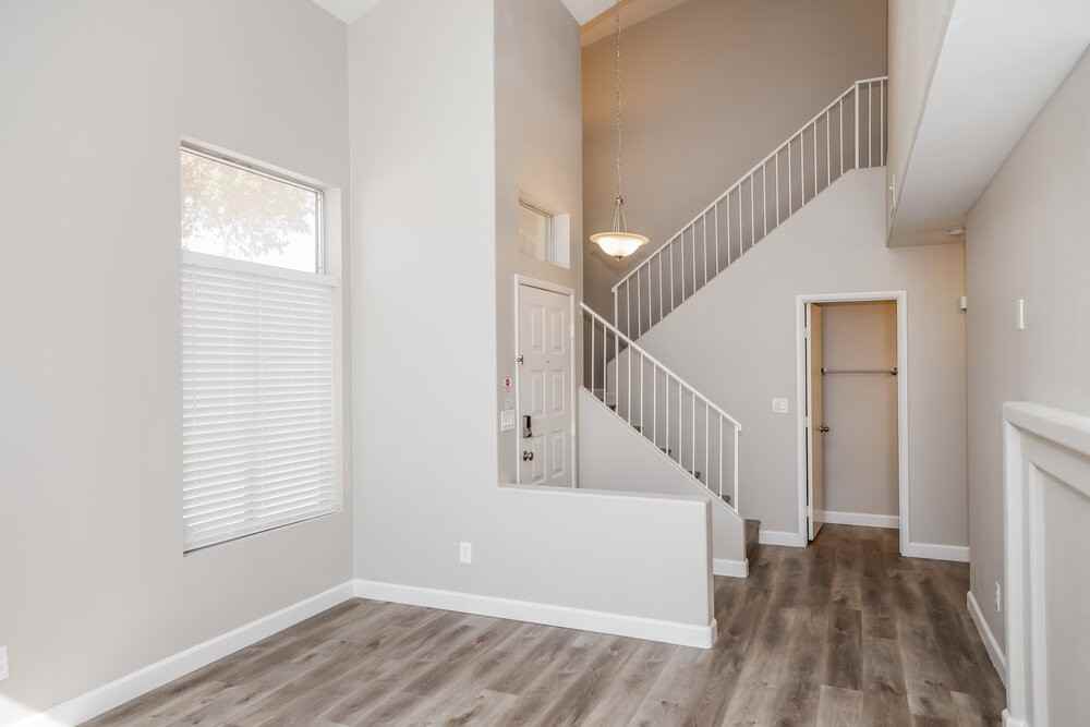 2385 Cliffwood Dr - Photo 7 of 17