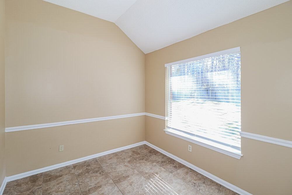 7101 Market Square Dr - Photo 6 of 16