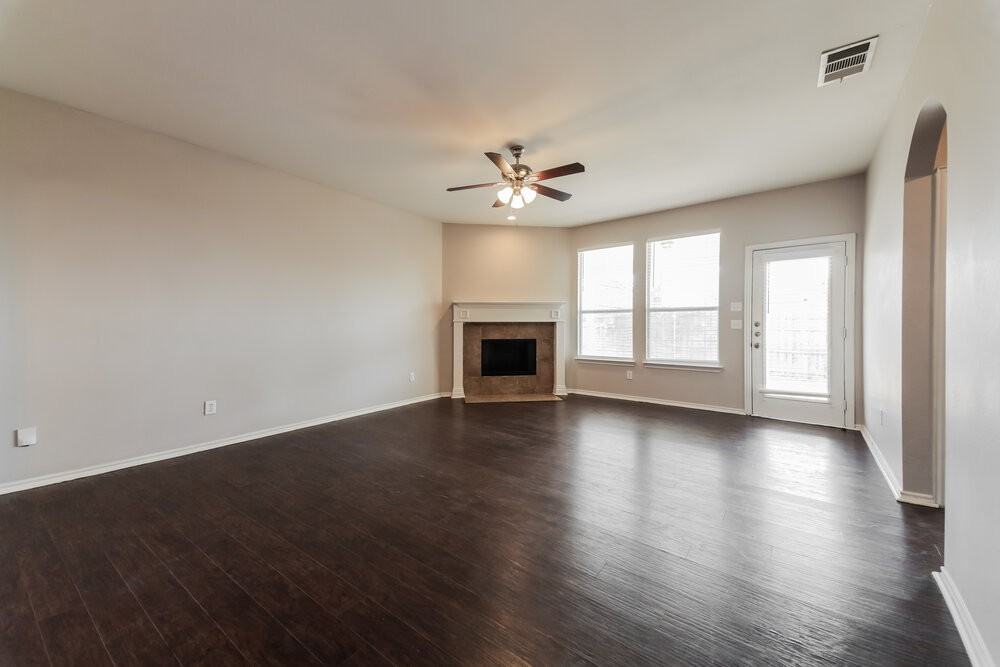 833 Bens Dr - Photo 4 of 17