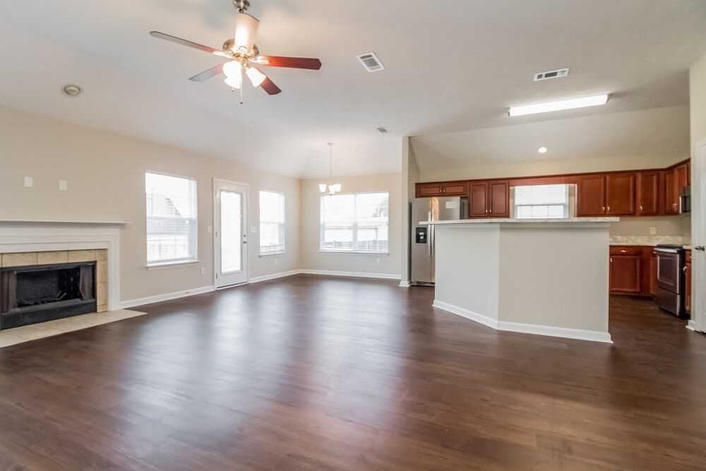 1413 Micheles Way - Photo 4 of 17