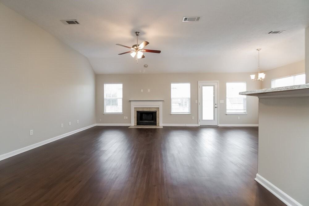 1413 Micheles Way - Photo 5 of 17