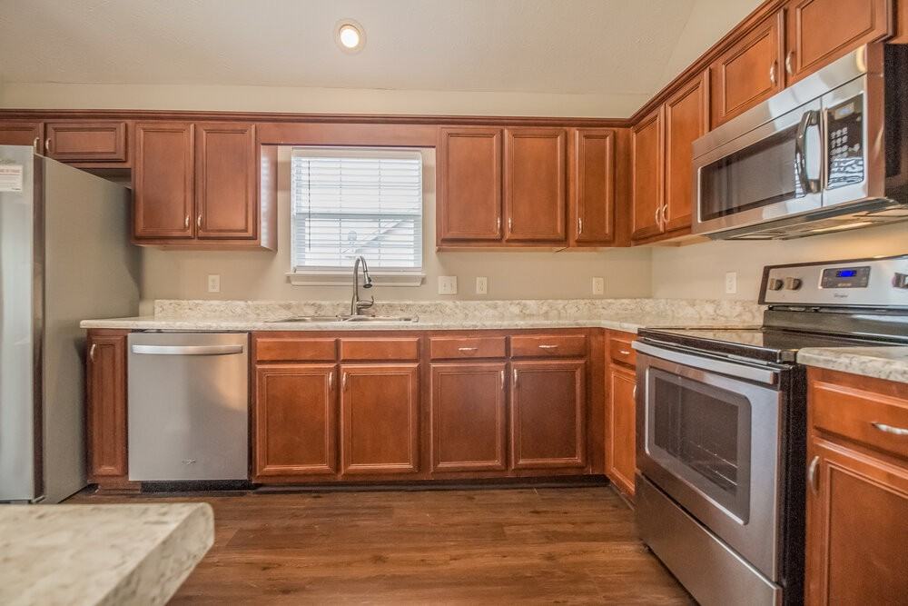 1413 Micheles Way - Photo 7 of 17