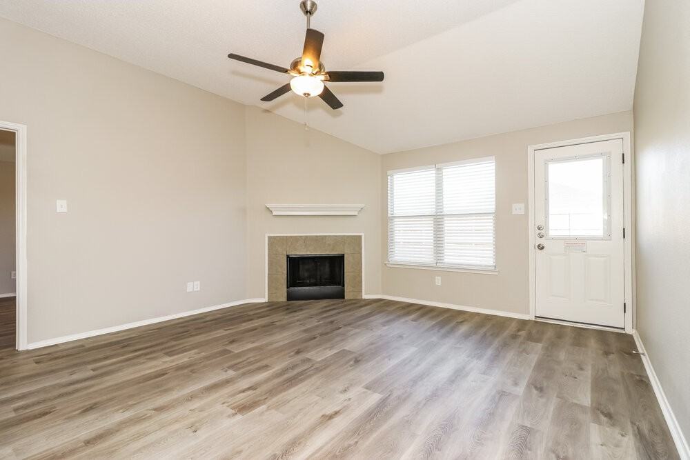 1024 Stockton Dr - Photo 3 of 16