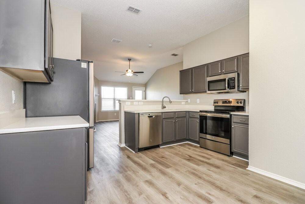 1024 Stockton Dr - Photo 7 of 16