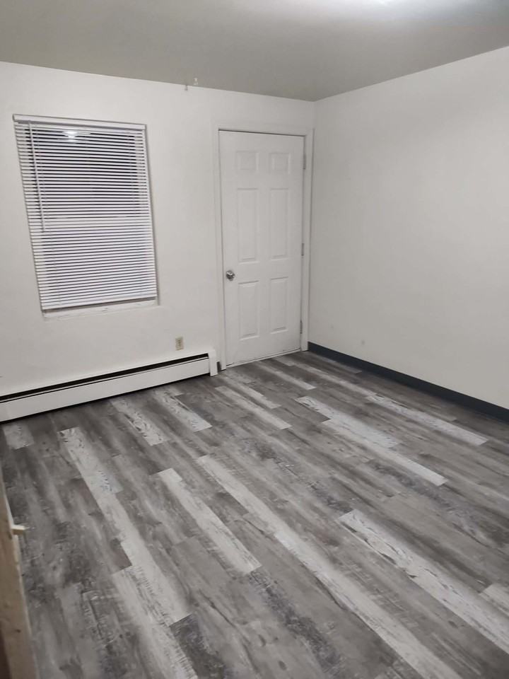 1114 Western Ave #3 - Photo 5 of 6