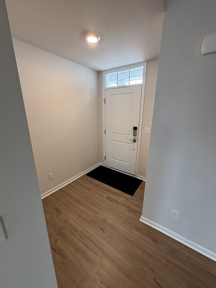 1502 Salt Springs Dr - Photo 3 of 20