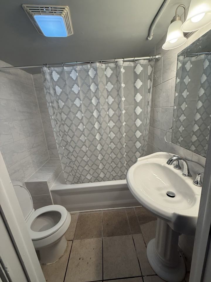 2210 N Lockwood Ave #BS - Photo 4 of 8