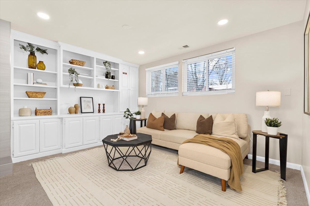 10747 Evening Wind Ct - Photo 4 of 19