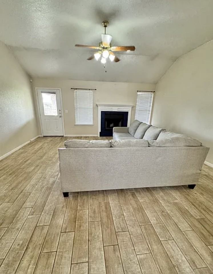 3805 Llano Estacado Ct - Photo 3 of 18