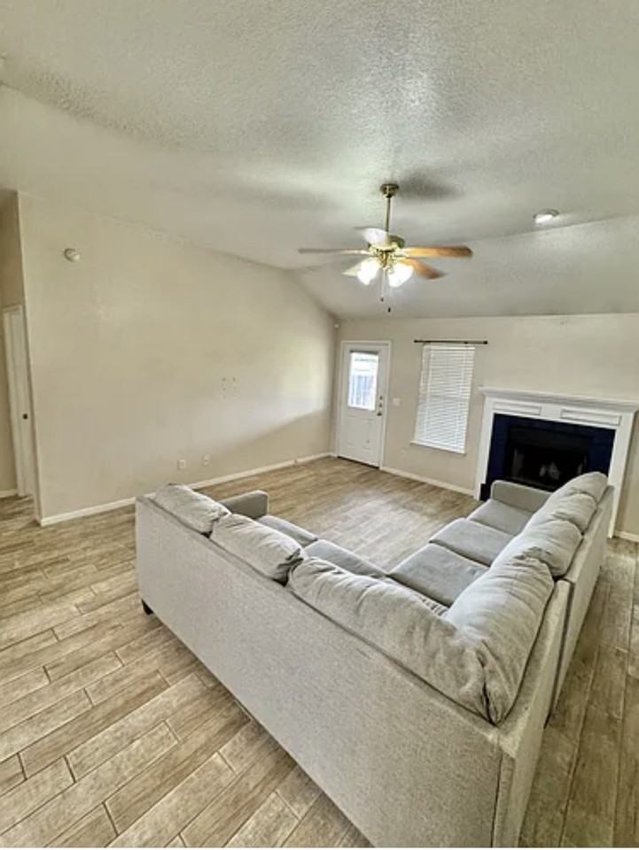 3805 Llano Estacado Ct - Photo 4 of 18