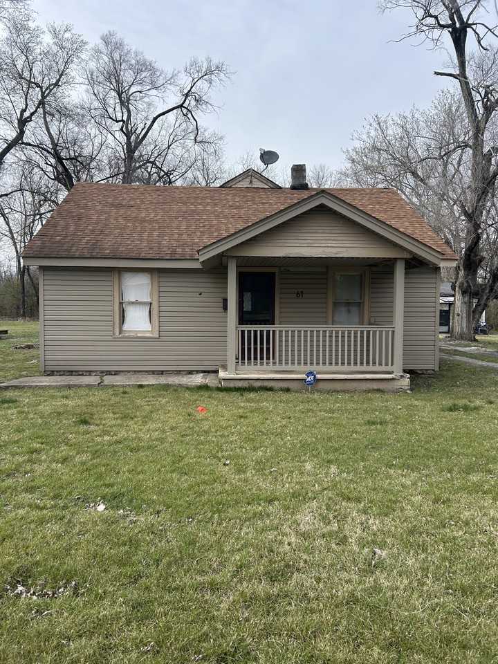 61 Jarvis Pl - Photo 2 of 27