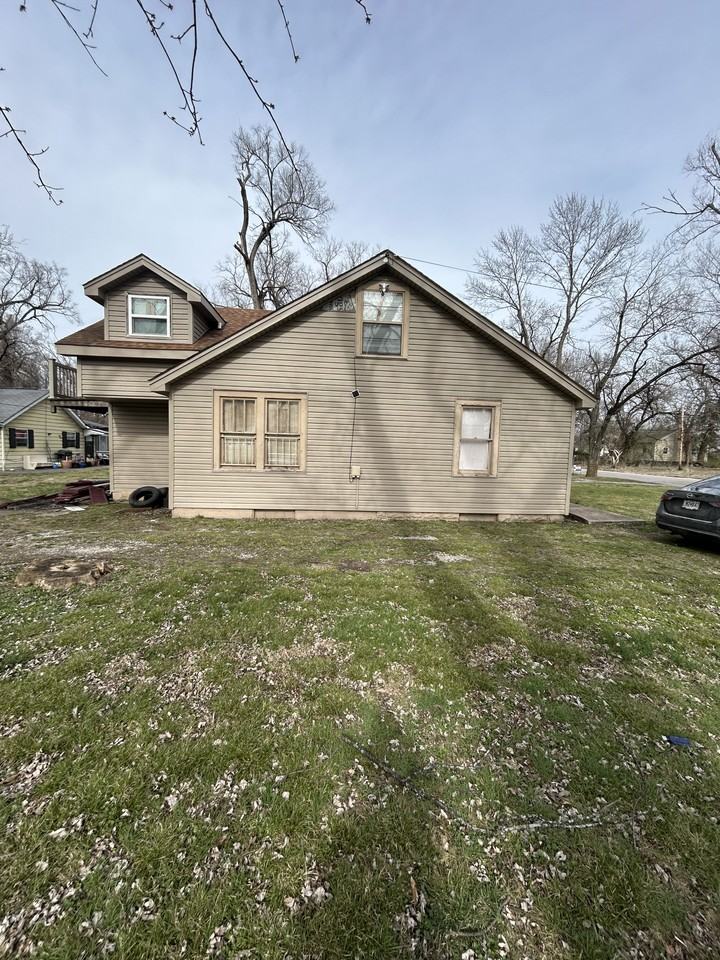 61 Jarvis Pl - Photo 4 of 27