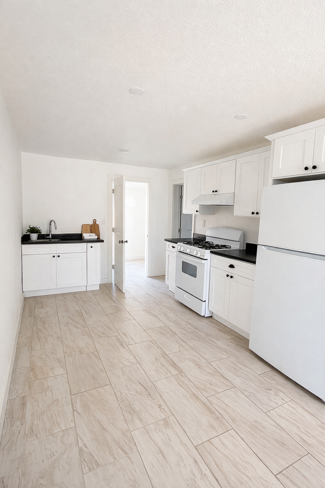 1411 Lamar St - Photo 2 of 12