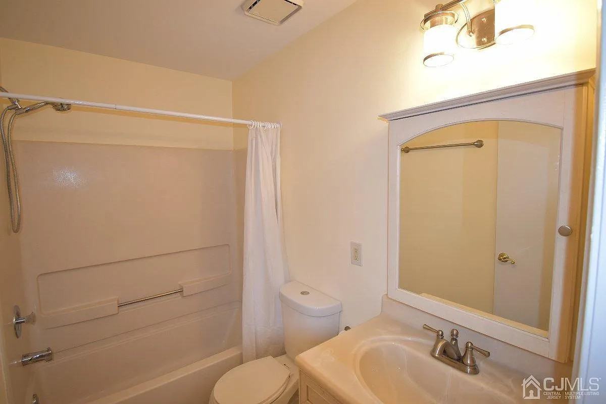 2013 Bayhead Dr - Photo 3 of 13