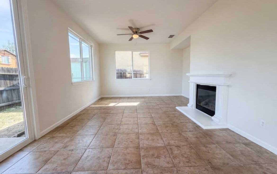 401 Caravaggio Cir #1 - Photo 3 of 7