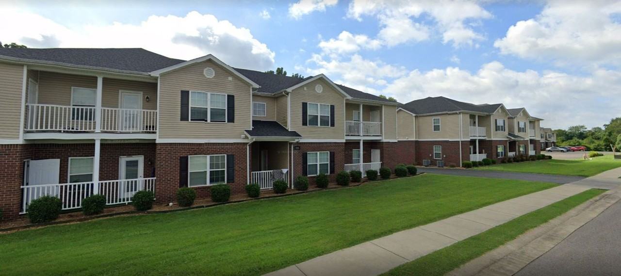 Moss View Apartments - Photo 2 of 21