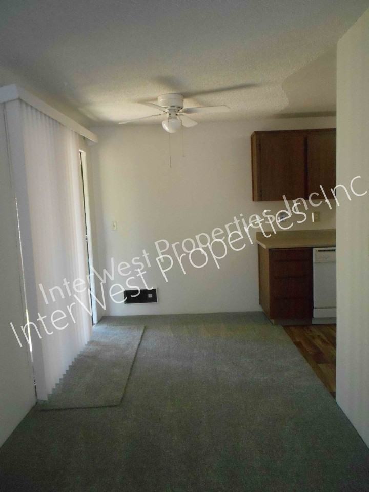 13135 Southeast Division Street - Photo 2 of 12