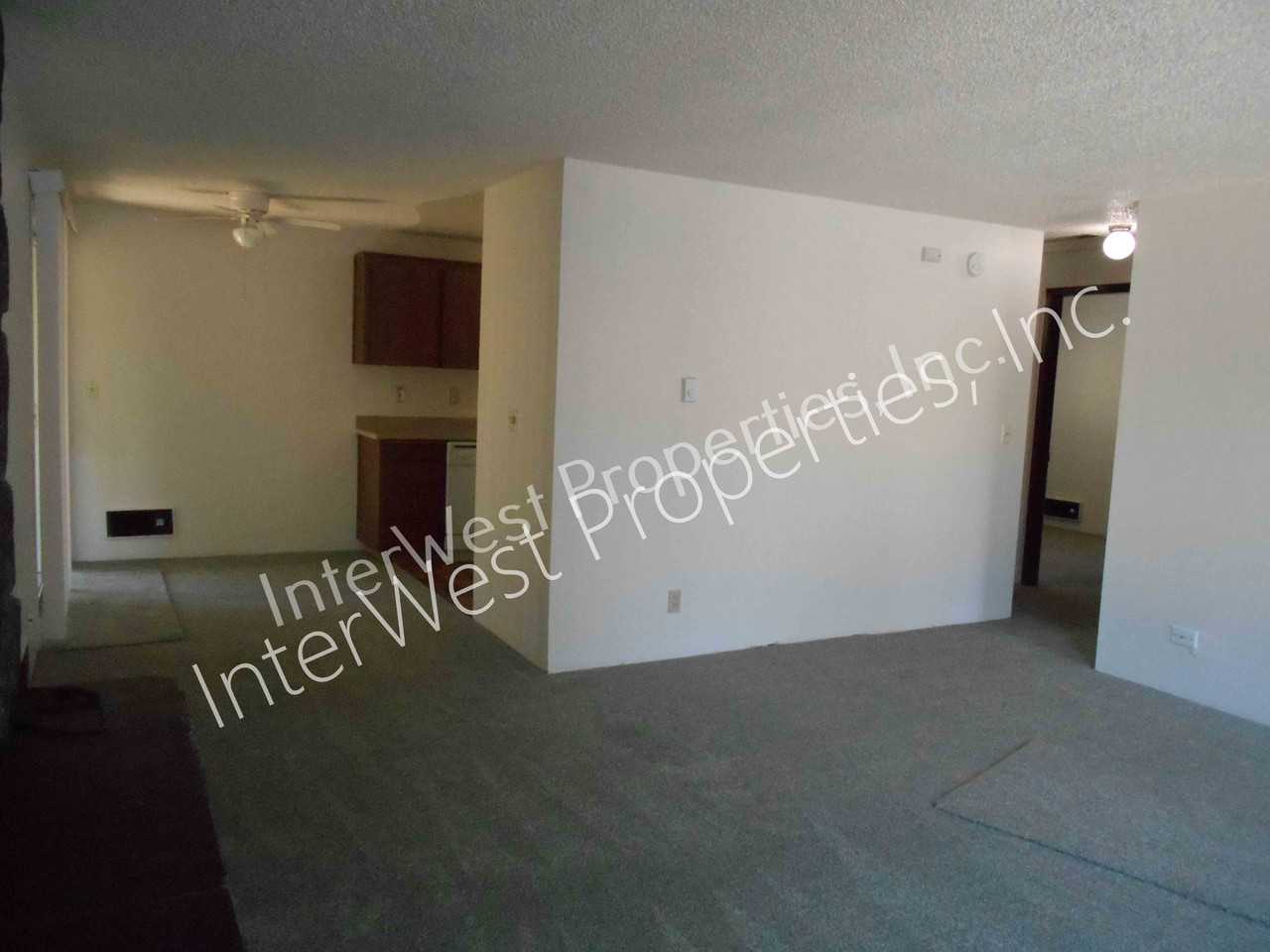 13135 Southeast Division Street - Photo 3 of 12