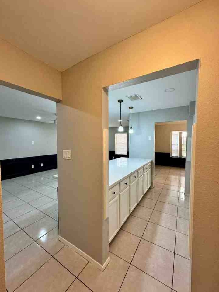 900 E Dallas Ave #NA - Photo 2 of 14